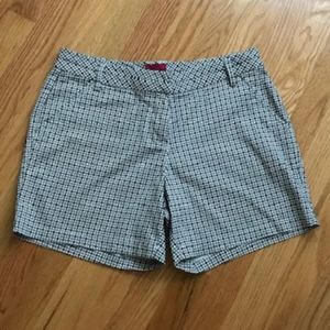 Joules Black and cream patterned shorts